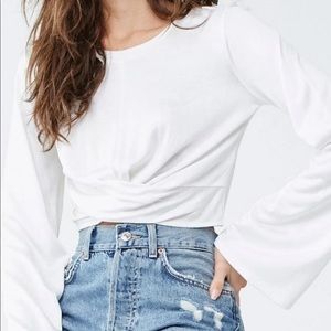 Forever 21 Bell sleeve batwing crop top Size Small